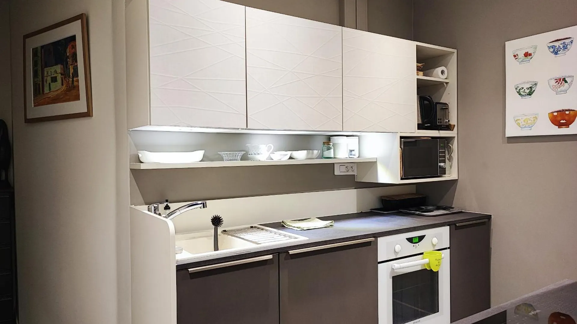 Appartamento Avenue De Salonique - Paris 17 0*,  Francia